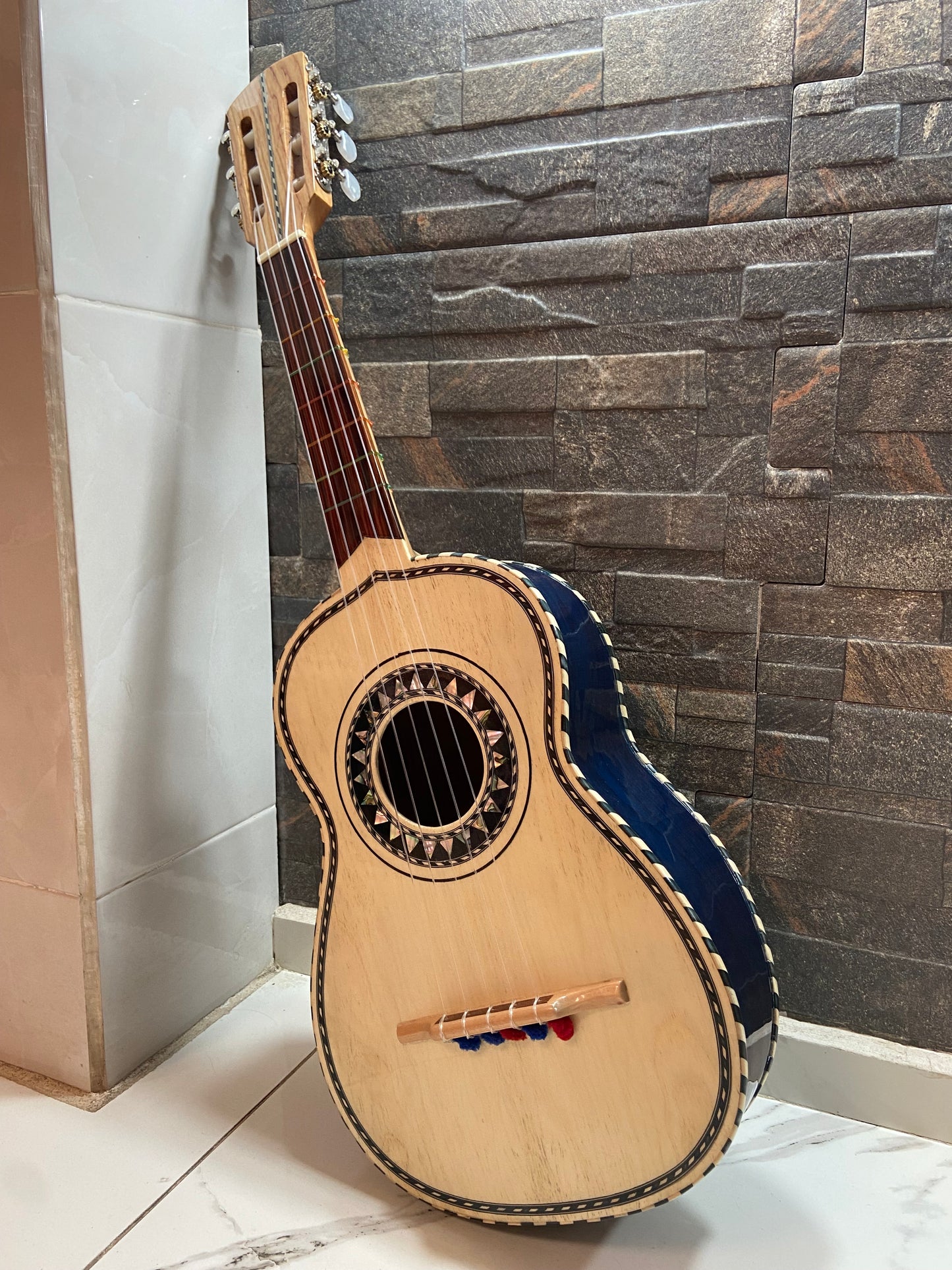 Vihuela M1